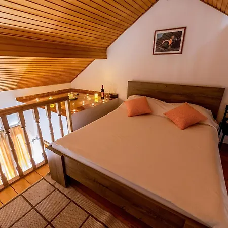 Old Bridge Cedar Loft Apartamento