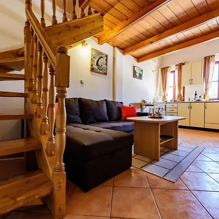 Old Bridge Cedar Loft *