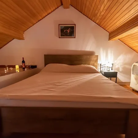 Old Bridge Cedar Loft Apartamento *