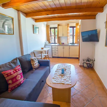 Old Bridge Cedar Loft * Mostar