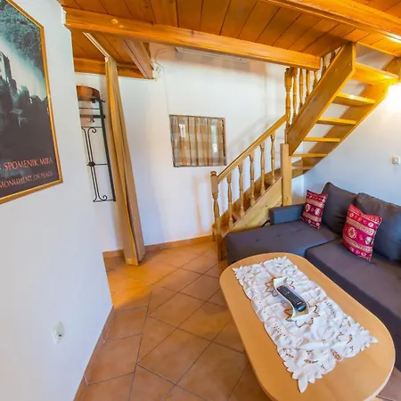 Old Bridge Cedar Loft Apartamento Mostar